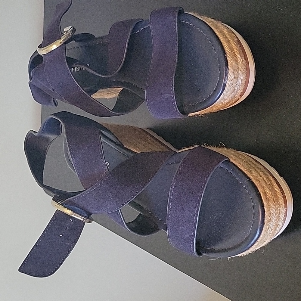 Women's Marc Fisher Navy Suede Wedge size 8